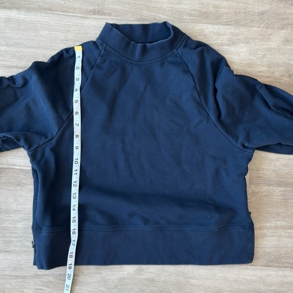 Run On Clouds Crewneck Navy Sweater sz M - Picture 3 of 12